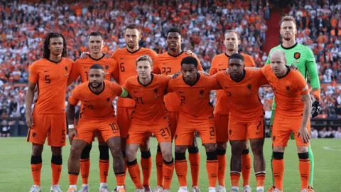 东契奇坦言：湖人季后赛席位尚不确定，无需过早自满