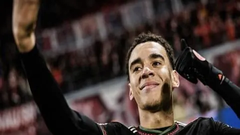 查爾頓爵士离世：末代“慕尼黑空難”幸存者遺世獨立